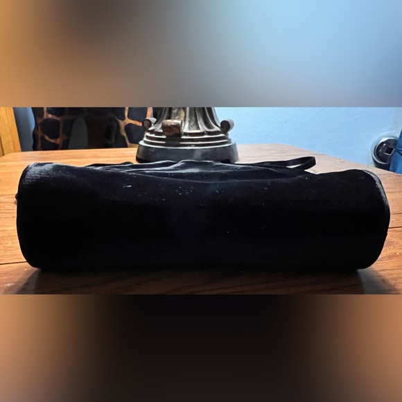 Bally Vintage Black Velvet Long Strap Jem Clasp Evening Crossbody Purse! - Picture 12 of 14